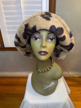Faux Fur Leopard Print Bucket Hat - Tan & Black